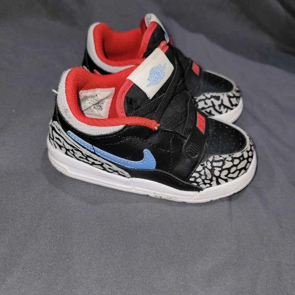 Nike Jordan Legacy 312 LOW (TD) Black/Wolf Grey-Valor Blue- Toddler 7c